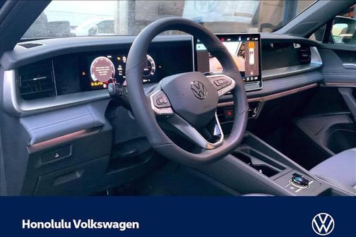 Deep Black Pearl Effect 2026 Volkswagen Tiguan 2.0T SE R-Line Black