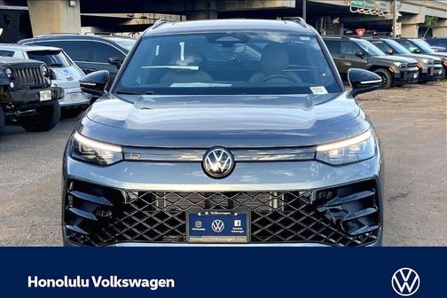 Platinum Gray Metallic 2026 Volkswagen Tiguan 2.0T SE R-Line Black