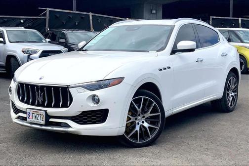 Bianco 2017 Maserati Levante S