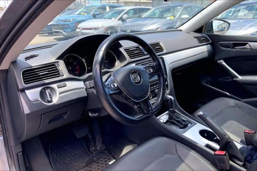Platinum Gray Metallic 2019 Volkswagen Passat 2.0T Wolfsburg