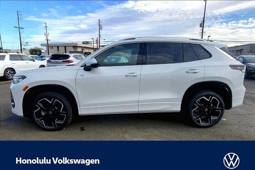 Opal White Pearl 2026 Volkswagen Tiguan 2.0T SEL R-Line Turbo