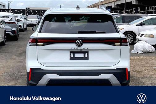 Pure White 2026 Volkswagen Tiguan 2.0T SE