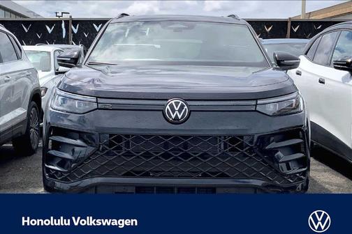 Deep Black Pearl Effect 2026 Volkswagen Tiguan 2.0T SE R-Line Black