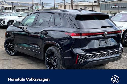 Deep Black Pearl Effect 2026 Volkswagen Tiguan 2.0T SE R-Line Black