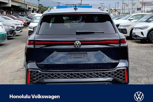 Deep Black Pearl Effect 2026 Volkswagen Tiguan 2.0T SE R-Line Black