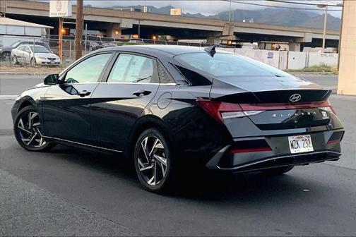 Black 2024 Hyundai ELANTRA Limited