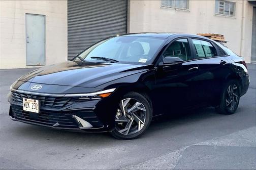 Black 2024 Hyundai ELANTRA Limited