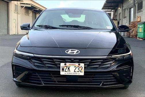 Black 2024 Hyundai ELANTRA Limited