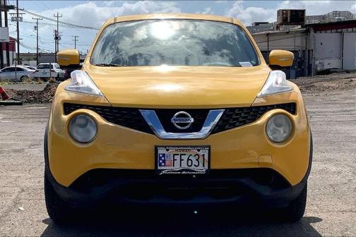 Solor Yellow 2015 Nissan Juke SV