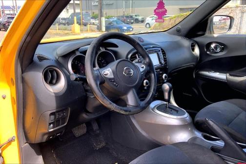 Solor Yellow 2015 Nissan Juke SV