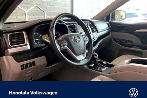 2016 Toyota Highlander LE