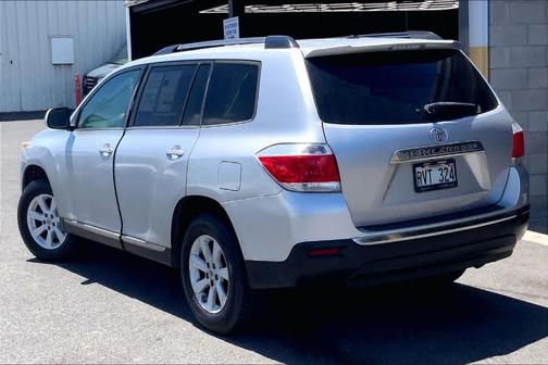 Classic Silver Metallic 2012 Toyota Highlander SE