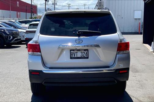 Classic Silver Metallic 2012 Toyota Highlander SE