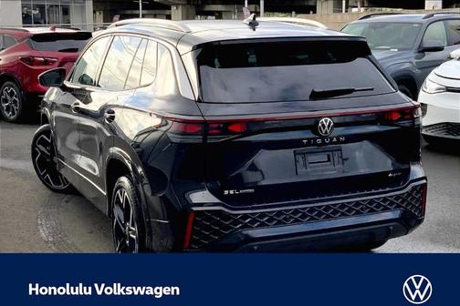 Deep Black Pearl Effect 2026 Volkswagen Tiguan 2.0T SEL R-Line Turbo
