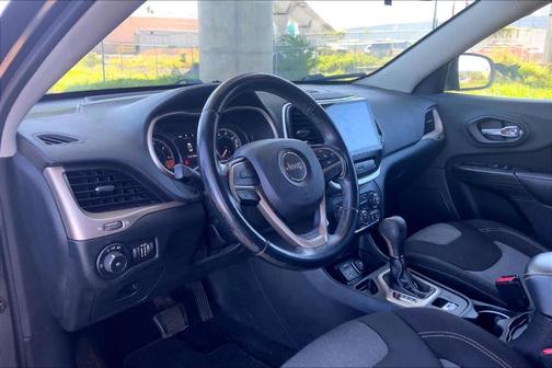 Granite Crystal Clearcoat Metallic 2014 Jeep Cherokee Latitude