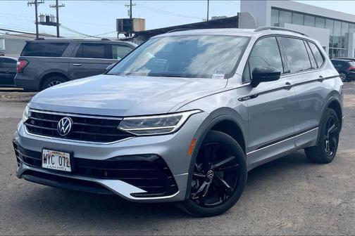 Pyrite Silver Metallic 2023 Volkswagen Tiguan 2.0T SE R-Line Black