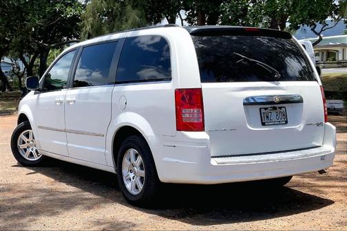 Stone White 2009 Chrysler Town & Country Touring
