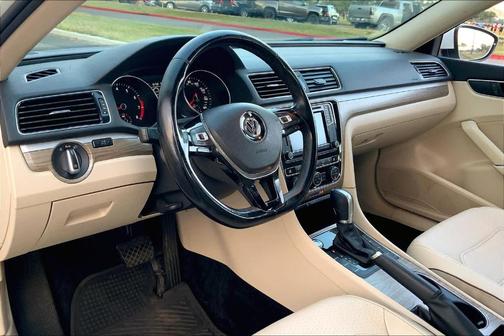 2017 Volkswagen Passat 1.8T SE