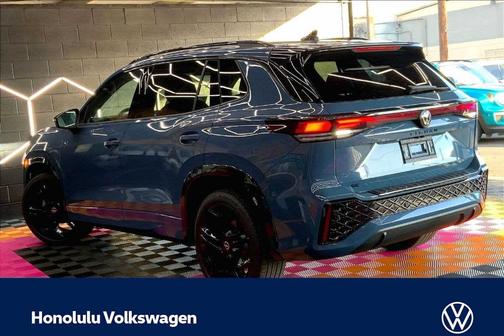 Monterey Blue Pearl 2026 Volkswagen Tiguan 2.0T SE R-Line Black
