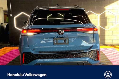 Monterey Blue Pearl 2026 Volkswagen Tiguan 2.0T SE R-Line Black