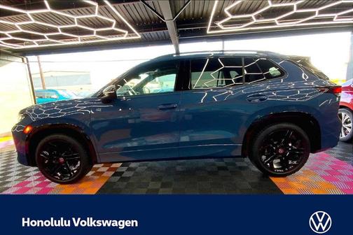 Monterey Blue Pearl 2026 Volkswagen Tiguan 2.0T SE R-Line Black