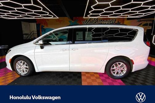 2021 Chrysler Voyager LXI