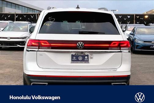 Opal White Pearl 2026 Volkswagen Atlas 2.0T SE