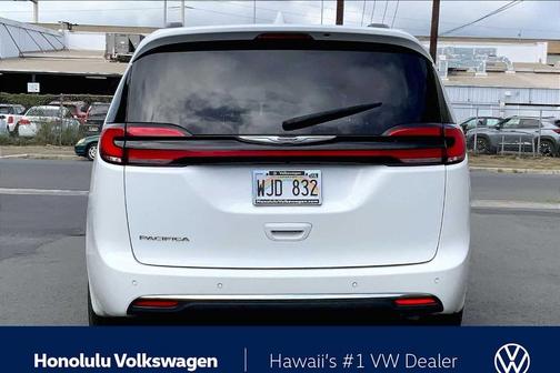 2022 Chrysler Pacifica Touring-L