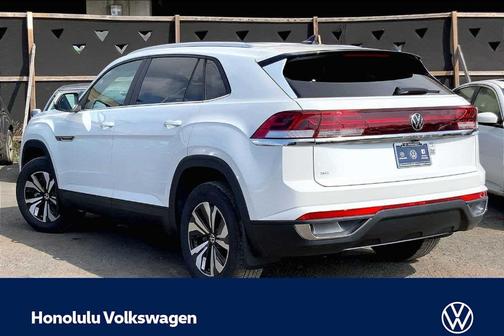 Opal White Pearl 2026 Volkswagen Atlas Cross Sport 2.0T SE