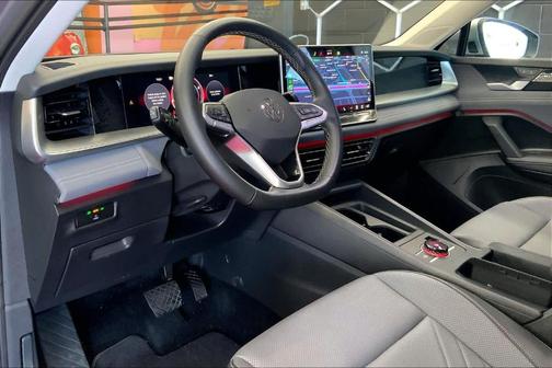 Pyrite Silver Metallic 2025 Volkswagen Tiguan 2.0T SE