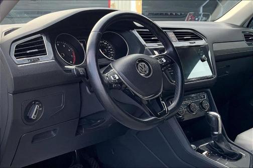 Pure White 2019 Volkswagen Tiguan 2.0T SE