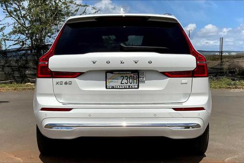 2022 Volvo XC60 Recharge Plug-In Hybrid T8 Inscription Expression