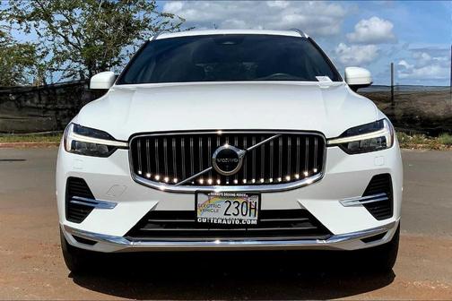 2022 Volvo XC60 Recharge Plug-In Hybrid T8 Inscription Expression