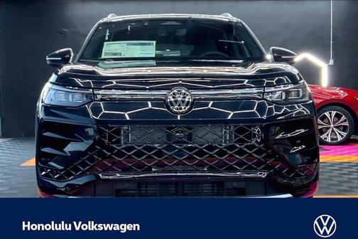 Deep Black Pearl Effect 2026 Volkswagen Tiguan 2.0T SEL R-Line Turbo