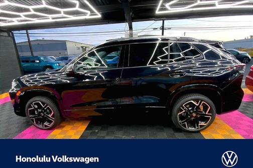 Deep Black Pearl Effect 2026 Volkswagen Tiguan 2.0T SEL R-Line Turbo