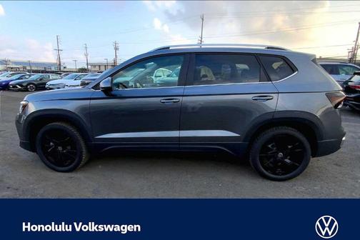 Platinum Gray Metallic 2026 Volkswagen Taos 1.5T SE