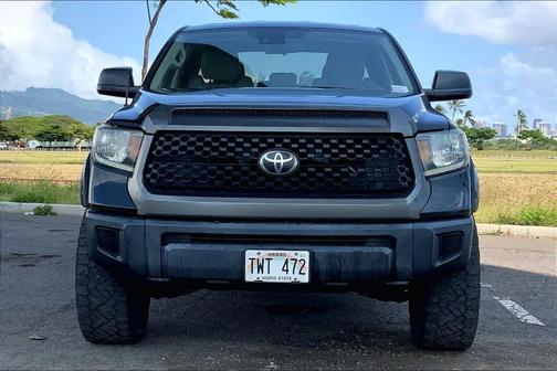 Midnight Black Metallic 2019 Toyota Tundra SR