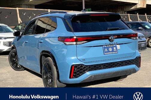 2026 Volkswagen Tiguan 2.0T SE R-Line Black