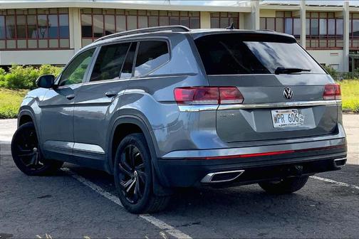 Platinum Gray Metallic 2022 Volkswagen Atlas 3.6L SE w/Technology