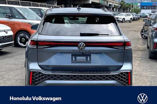 Platinum Gray Metallic 2026 Volkswagen Tiguan 2.0T SE R-Line Black