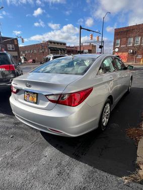 2011 Hyundai SONATA GLS