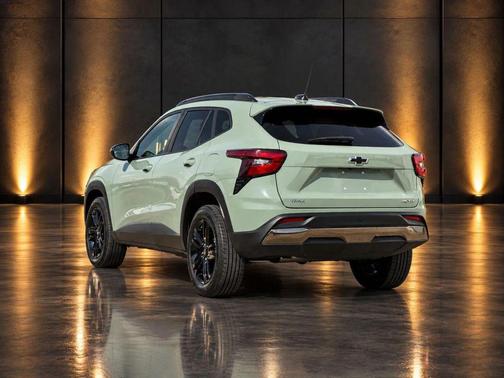Cacti Green 2025 Chevrolet Trax FWD ACTIV