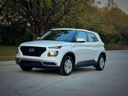 2022 Hyundai VENUE SE