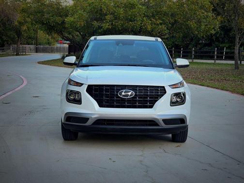 2022 Hyundai VENUE SE