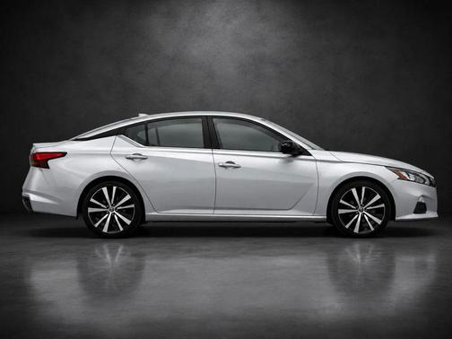 2020 Nissan Altima SR FWD