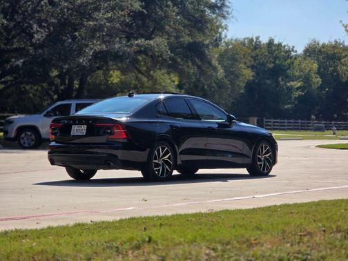 2020 Volvo S60 T5 Momentum