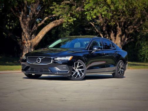 2020 Volvo S60 T5 Momentum