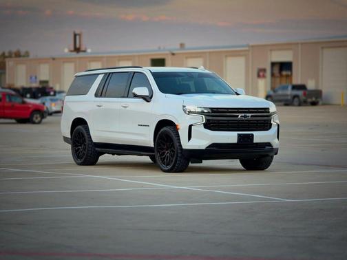 2022 Chevrolet Suburban RST