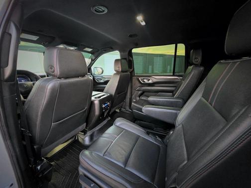 2022 Chevrolet Suburban RST