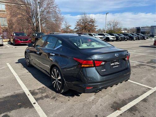 2020 Nissan Altima Platinum FWD